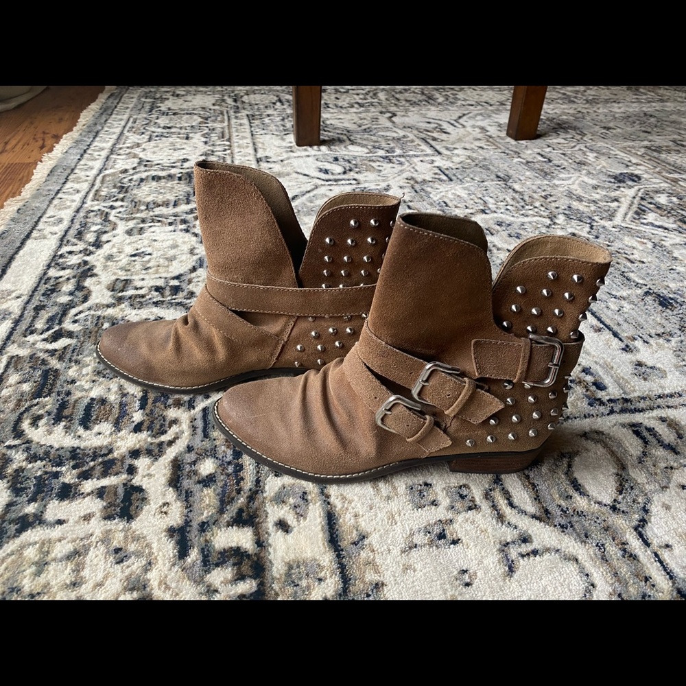 Dolce Vita suede studded boot NEW size 8